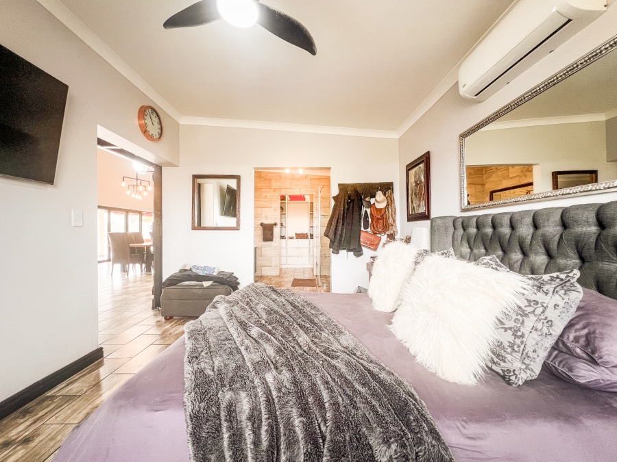 5 Bedroom Property for Sale in Myburgh Park Western Cape